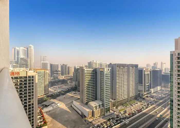 Burj Al Nujoom Downtown, Dubai Mall & Burj Khalifa